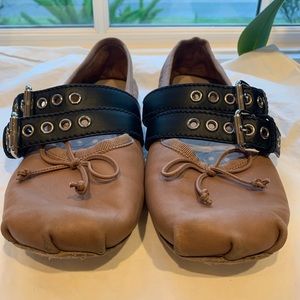 Miu Miu leather ballerinas with belts cameo beige / black